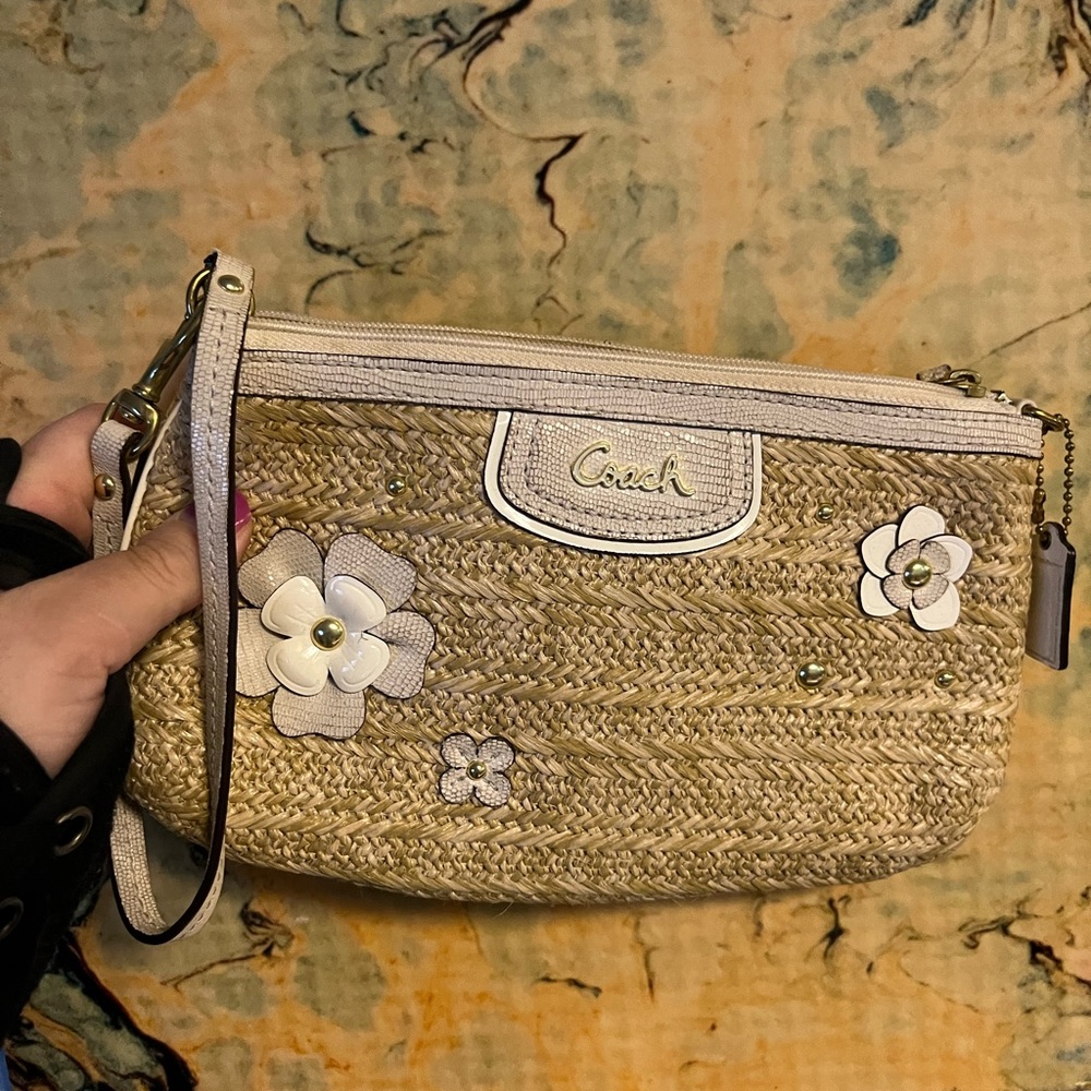 Wow $20 Cute coach floral wicker  wristlet